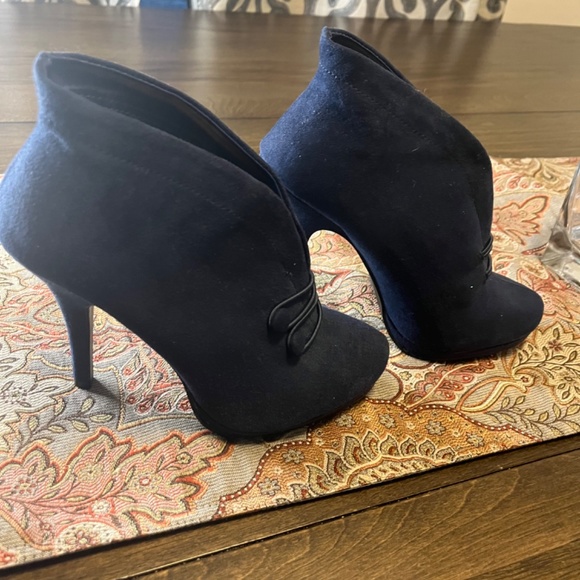 New Blue faux suede booties size 7 - Picture 3 of 5